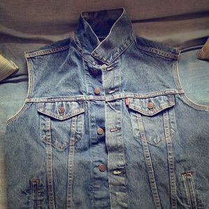 Levi Men’s Trucker Vest